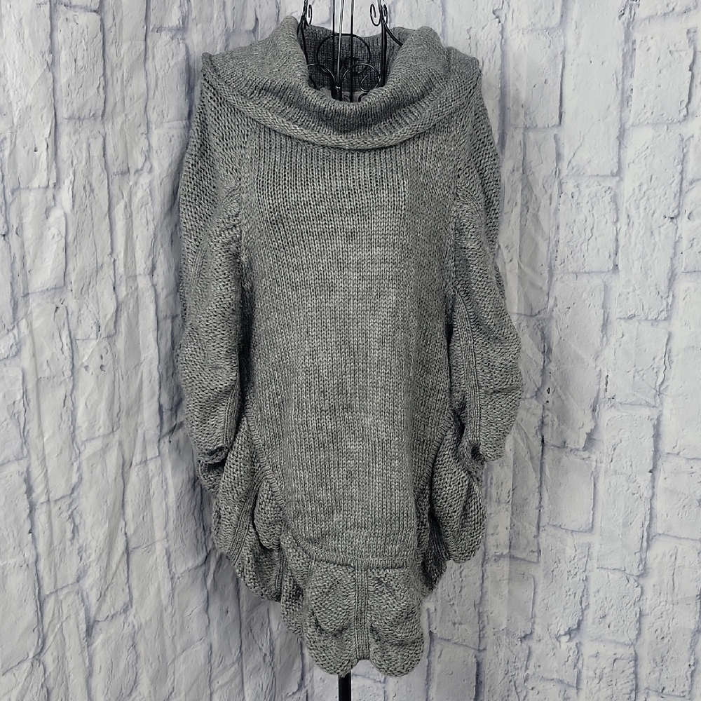 LaSeine Gray Bubble Hem Chunky Knit Sweater Medium